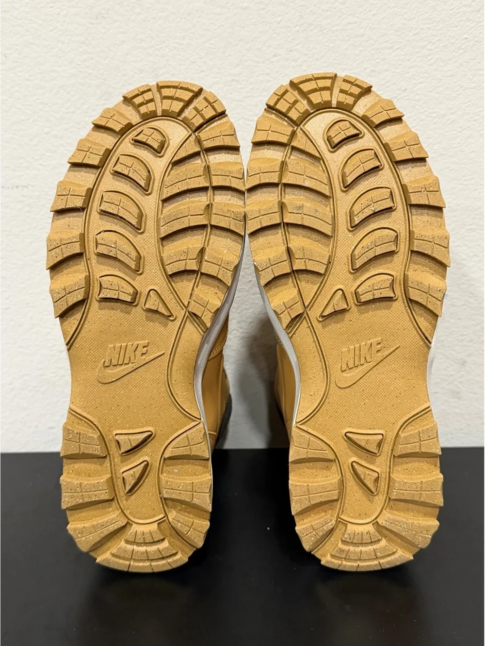 Size 9.5 - Nike Manoa Leather “Haystack”